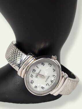 Geneva Platinum Mother of Shell 6460 Watch (Functional, New Battery)